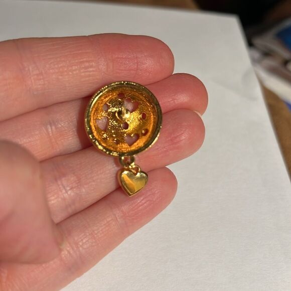 Vintage Avon Open your heart gold tone pierced earrings. - Picture 5 of 5